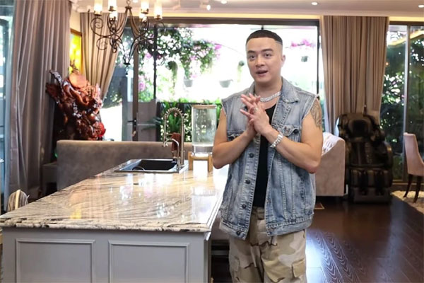 Phong cách cắm hoa độc đáo của Diva Hồng Nhung trong penthouse sang trọng-22