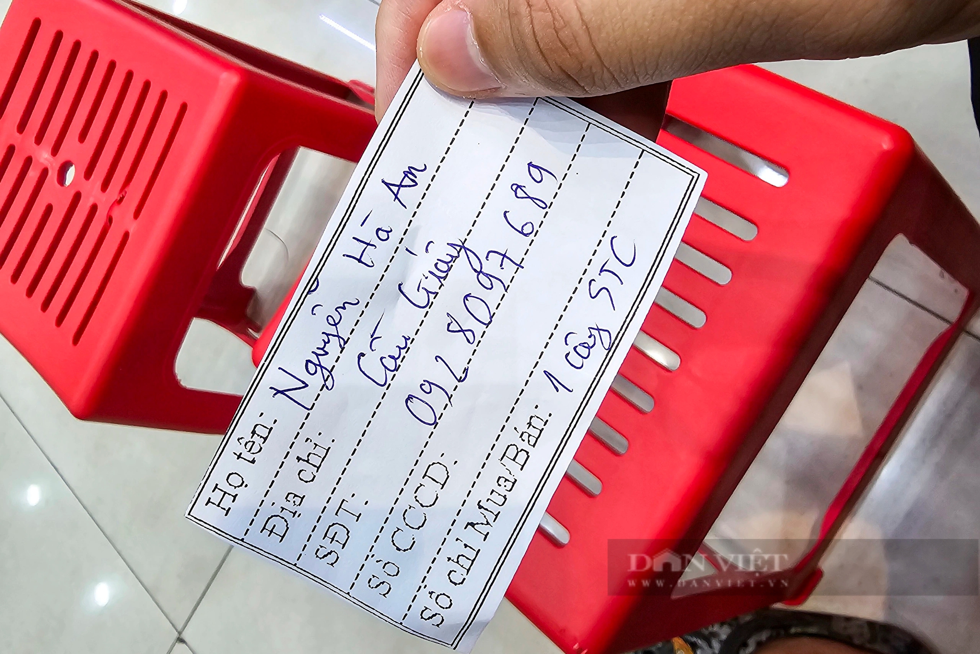 Tiệm vàng ở Hà Nội quá tải từ khi chưa mở quầy giao dịch, khách hàng bị giới hạn mua tối đa 2 cây-5