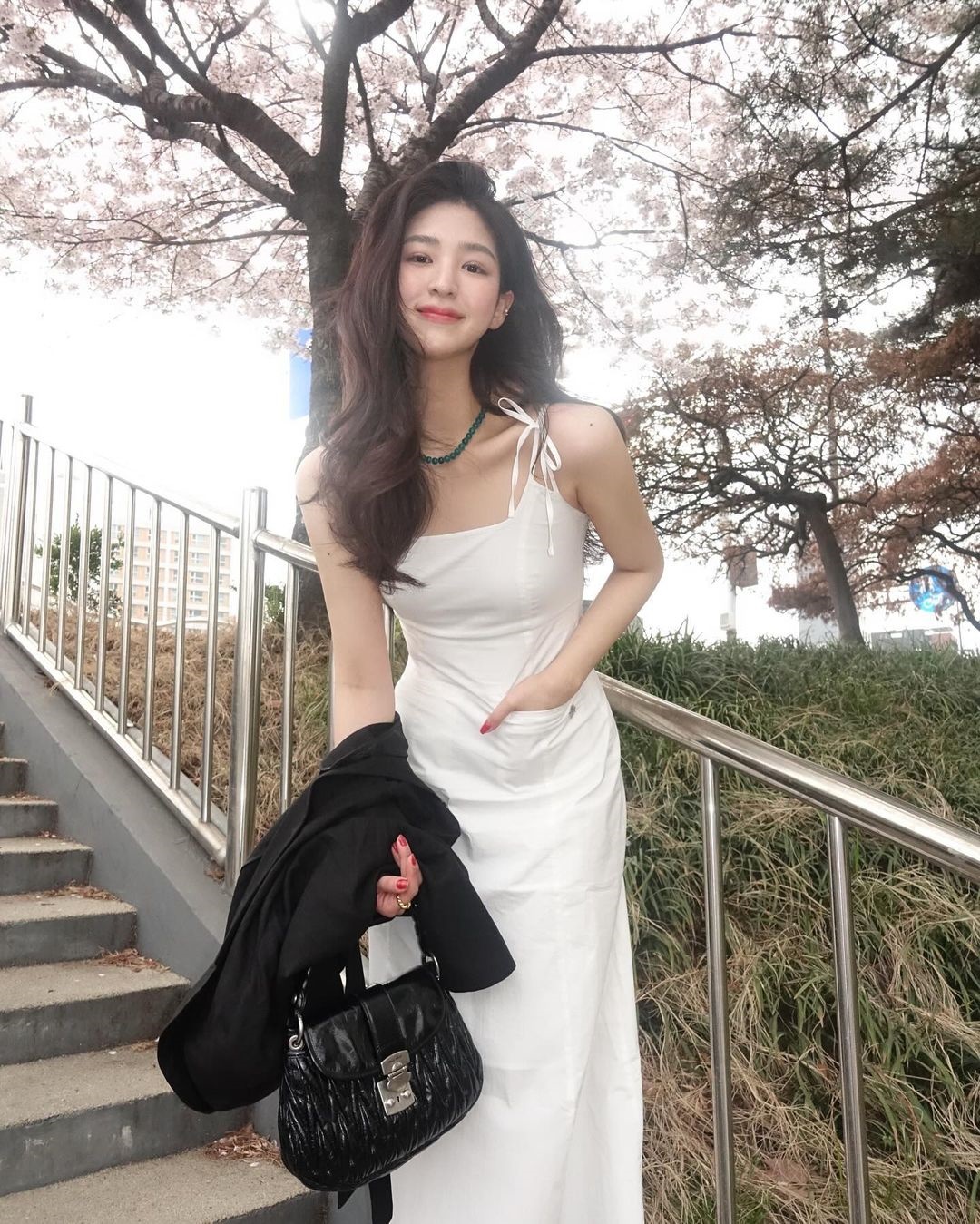 5 mẫu đầm mát rượi không thể thiếu trong mùa hè-5