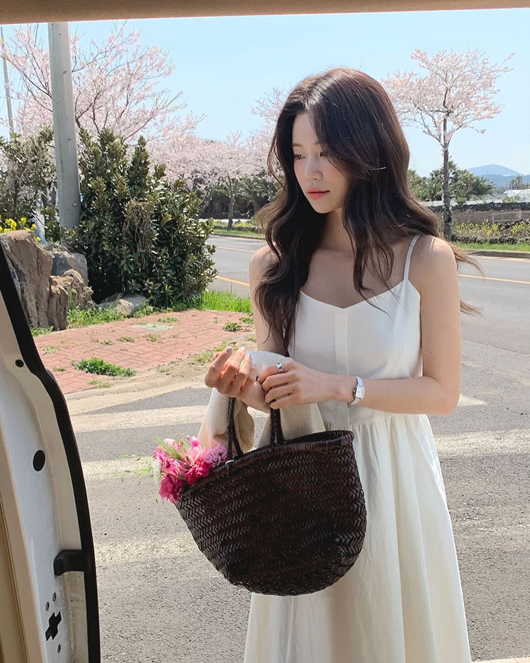 5 mẫu đầm mát rượi không thể thiếu trong mùa hè-7