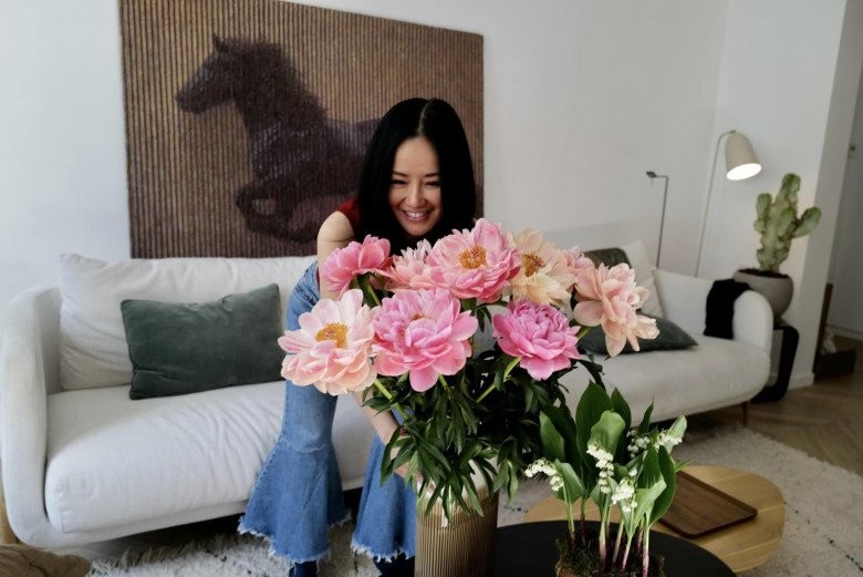 Phong cách cắm hoa độc đáo của Diva Hồng Nhung trong penthouse sang trọng-14