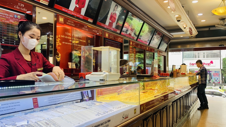 Giá vàng miếng SJC rơi 3 triệu đồng/lượng cuối tuần-1