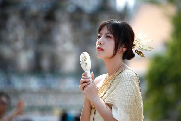 Nam thanh niên nguy kịch sau 2 giờ đi xe máy từ Hà Nội về quê giữa trời nắng-2