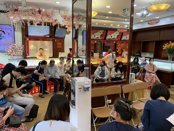 Giá vàng hôm nay 12/5/2024: Giảm giá mạnh, SJC vẫn trên 91 triệu đồng/lượng-1