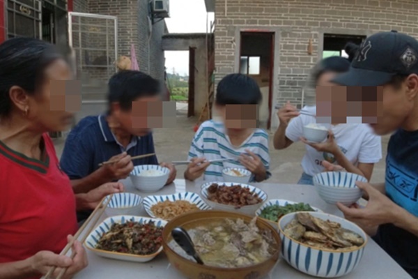 Khoảnh khắc nhận ra mẹ chồng phân biệt, con dâu chỉ là người ngoài, tôi dùng 1 câu nói khiến bố mẹ chồng phải quay đầu thừa nhận sai lầm-1