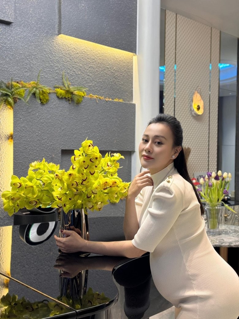 Phương Oanh về thăm nhà cũ sau nửa năm ở với Shark Bình trong biệt thự lớn-21