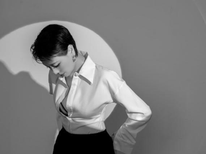 Doãn Hải My - vợ Đoàn Văn Hậu tung ảnh sexy của mẹ ngoại U50 trẻ đẹp, bà ngoại xì tin có một không hai-4