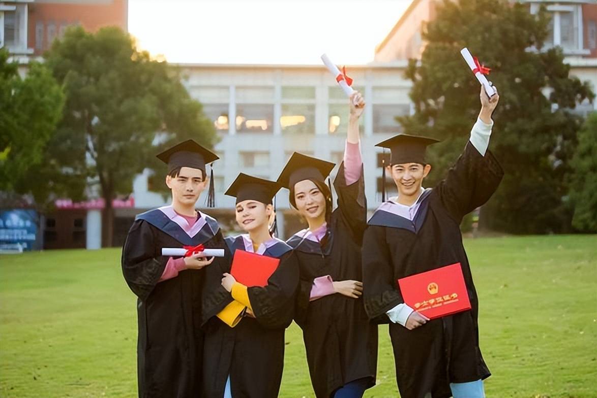 Chú không cho vay, cậu mợ phải bán bò cho vay tiền đi học: Ngày cháu thành danh, chú đập cửa đòi sổ đỏ-1