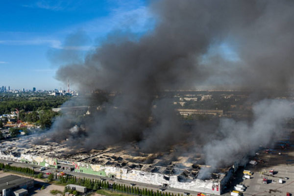 Nhiều tài sản người Việt bị thiêu rụi tại vụ cháy trung tâm thương mại ở Ba Lan-1