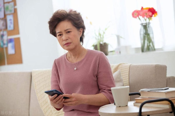 Tôi 55 tuổi, lương hưu 24 triệu đồng/tháng, vừa nghỉ hưu, lập tức đưa ra 3 quyết định: Con trai nổi giận đùng đùng, con dâu nói sẽ KHÔNG chu cấp tiền bạc!-1