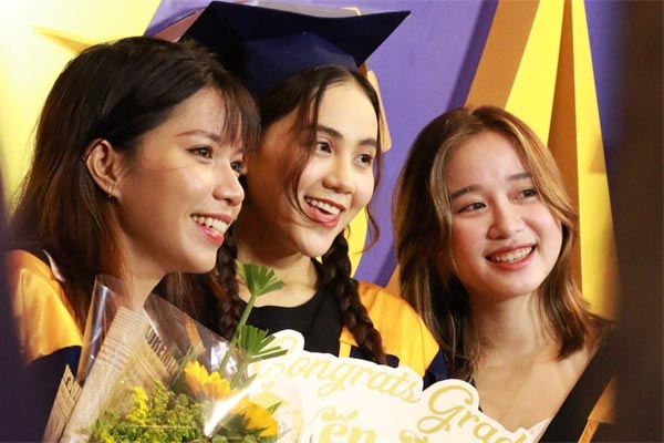 Cả trường chỉ 1 sinh viên tốt nghiệp xuất sắc, hiệu trưởng lý giải nguyên nhân-3