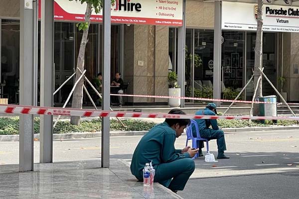 Vụ phong tỏa tòa nhà tại khu Sala: 1 đàn ông và 1 trẻ em tử vong, 2 người khác bị thương-2