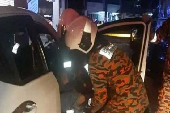 Người đàn ông tử vong do ngủ quên trên ô tô trong lúc chờ đón vợ tan tầm