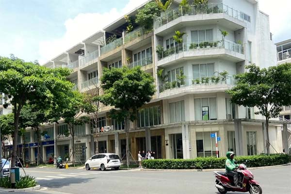 Vụ cả gia đình thương vong ở TPHCM: Nghi vấn chồng trầm cảm tấn công vợ và hai con-2