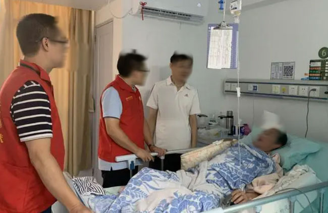 Nghỉ hưu 9 năm nay, lương mỗi tháng 11 triệu, vậy mà ngày bố nằm viện không có đồng nào: sự thật choáng váng trong cuốn sổ ghi chép-2