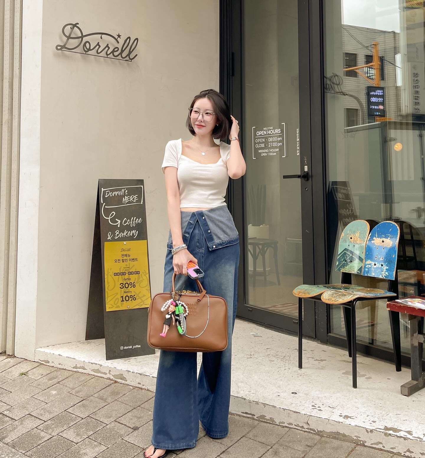 10 cách mặc quần jeans ống rộng chuẩn sành điệu trong mùa hè nóng bức-4