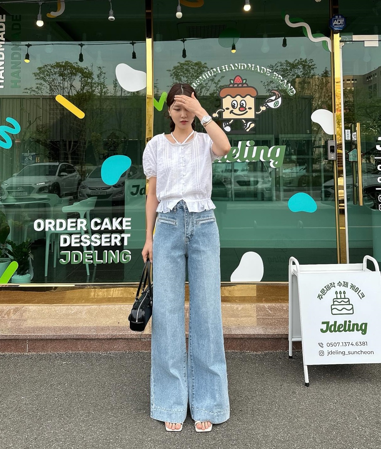 10 cách mặc quần jeans ống rộng chuẩn sành điệu trong mùa hè nóng bức-1