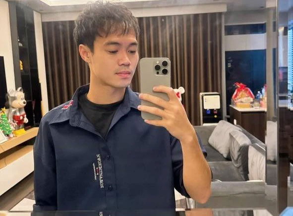 Hết bị ghép đôi với Hòa Minzy, Chủ tịch Văn Toàn lại bị người quen soi biểu hiện đã có người yêu nhưng chưa thể cưới-1