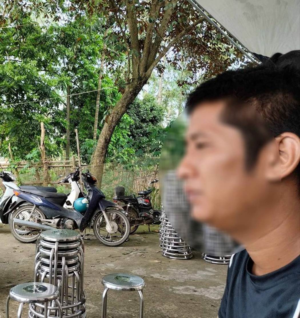 Người cha mất con và cháu trong vụ sạt lở tại Hà Nội cào từng lớp đất với hy vọng con có thể thở-2