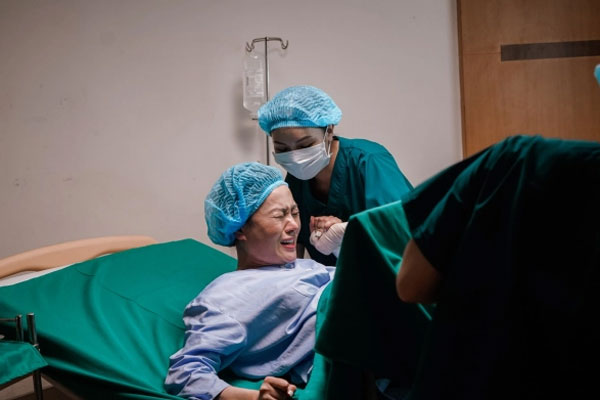 Phương Oanh hạ sinh cặp song sinh một trai, một gái cho Shark Bình-3