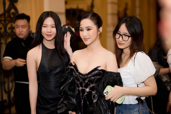 Cận cảnh nhan sắc khác lạ của Hương Tràm sau 5 năm du học trở về-9