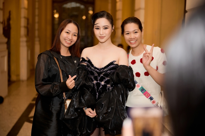 Cận cảnh nhan sắc khác lạ của Hương Tràm sau 5 năm du học trở về-7