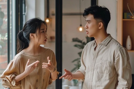 Tôi ức nghẹn cả cổ khi trời mưa to sấm chớp mà chồng không chịu đi đón vì lý do 