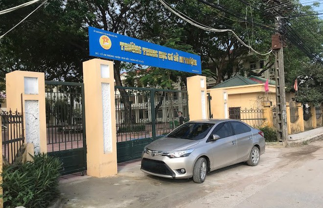 Xác minh thông tin học sinh phải làm đơn xin không thi vào lớp 10-1