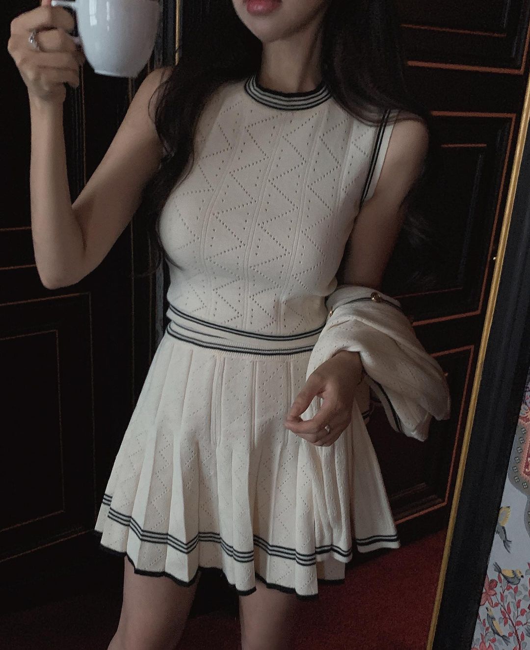 Diện áo tank top với 5 item sau sẽ giúp bạn ghi điểm mặc đẹp như fashionista-9