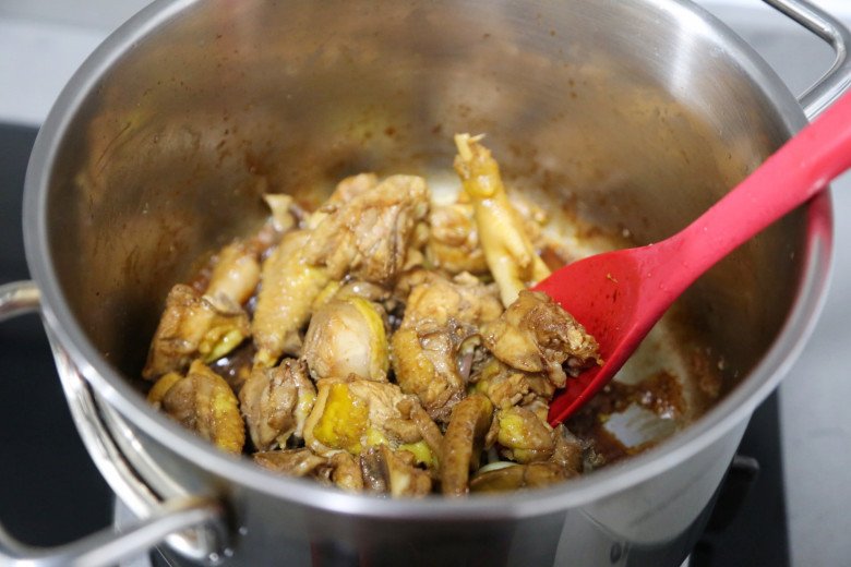 Thịt gà kho không đã ngon, thêm củ này vào món ăn thêm lạ miệng, đánh bay nồi cơm-5