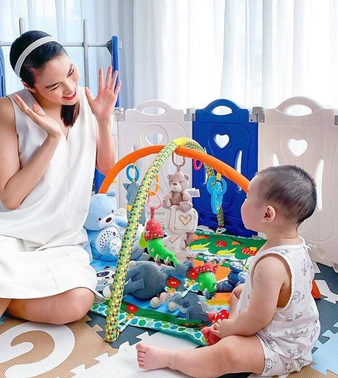 Quý tử Lan Khuê 4 tuổi EQ cao, sống trong biệt thự như cung điện vẫn khen nhà của bạn khi sang chơi-7