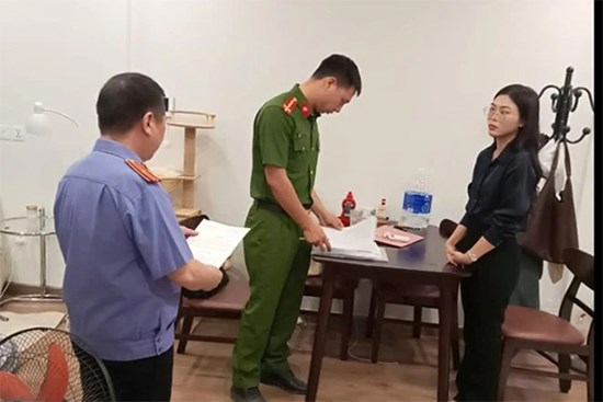 Khởi tố