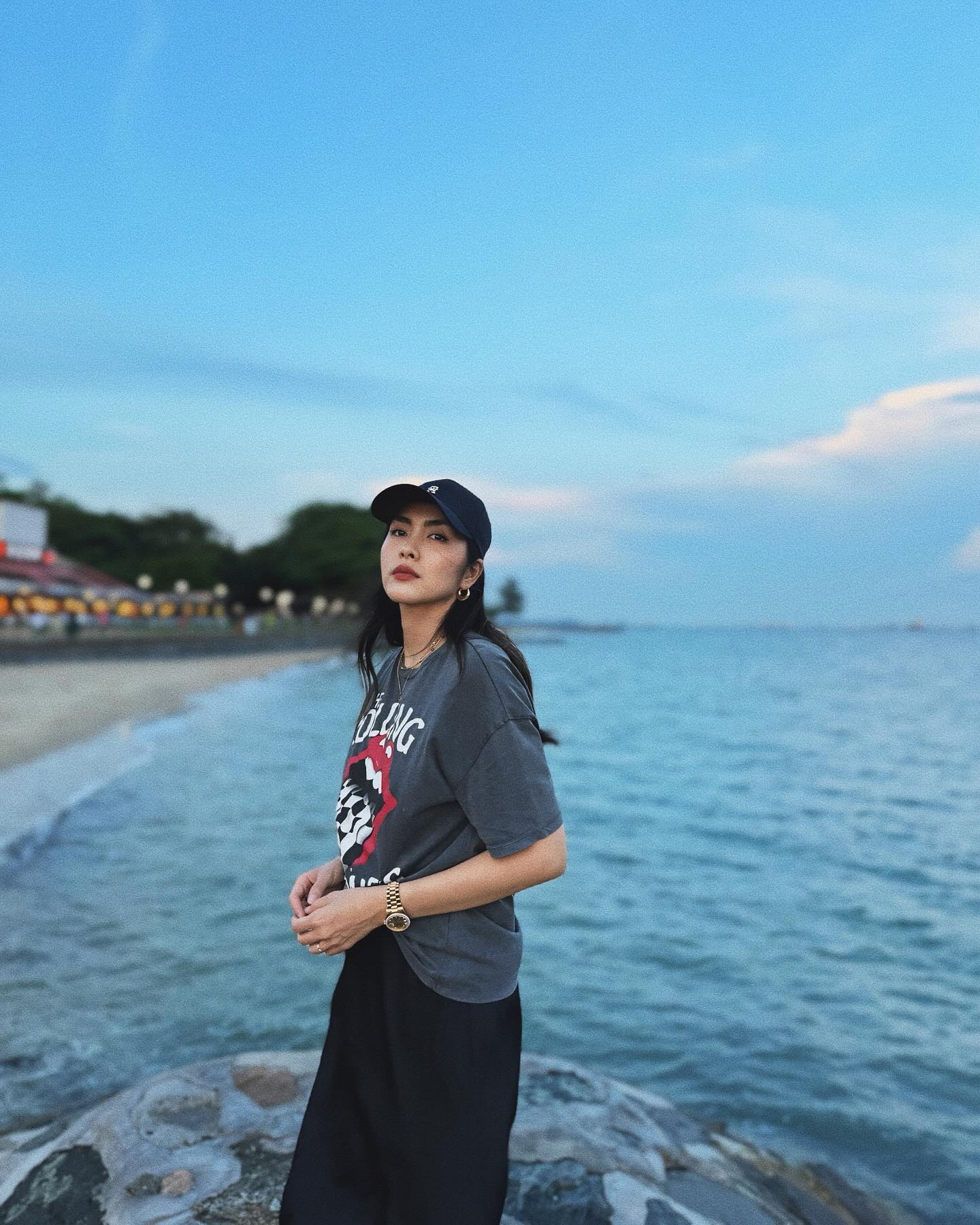 Tham khảo Tăng Thanh Hà cách mặc 3 mẫu chân váy phổ biến trong mùa hè-3