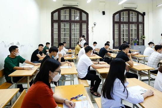 Chứng chỉ ngoại ngữ: Căng thẳng ôn tập để thêm