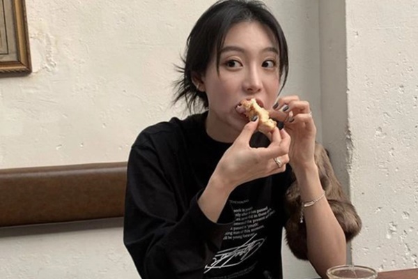 Kết hợp bánh mì với thức uống này là bữa sáng tiện lợi với nhiều người nhưng rất hại dạ dày, dễ tăng đường huyết-1