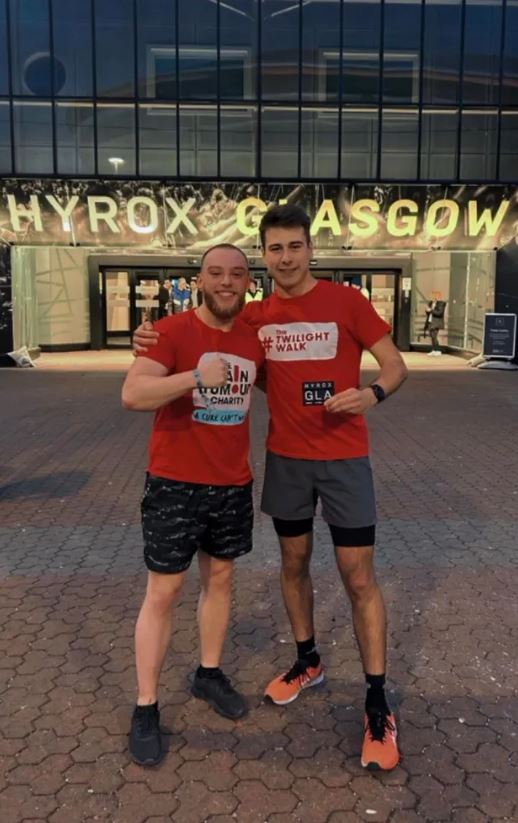 Liệt nửa người sau khi phát hiện u não, nam thanh niên 23 tuổi hối hận vì đã bỏ qua 3 dấu hiệu-2