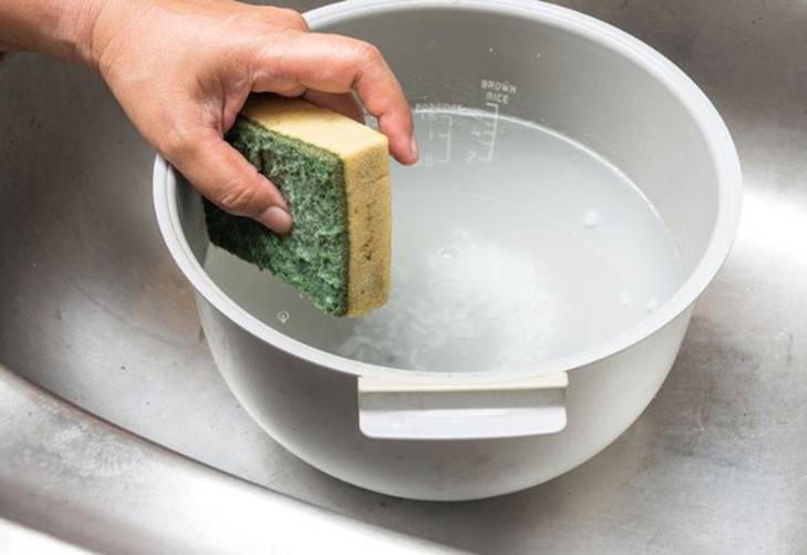 Rửa nồi cơm điện mà ngâm với nước thì mới chỉ làm đúng 1 nửa: Việc đơn giản nhưng nhiều người chủ quan-2