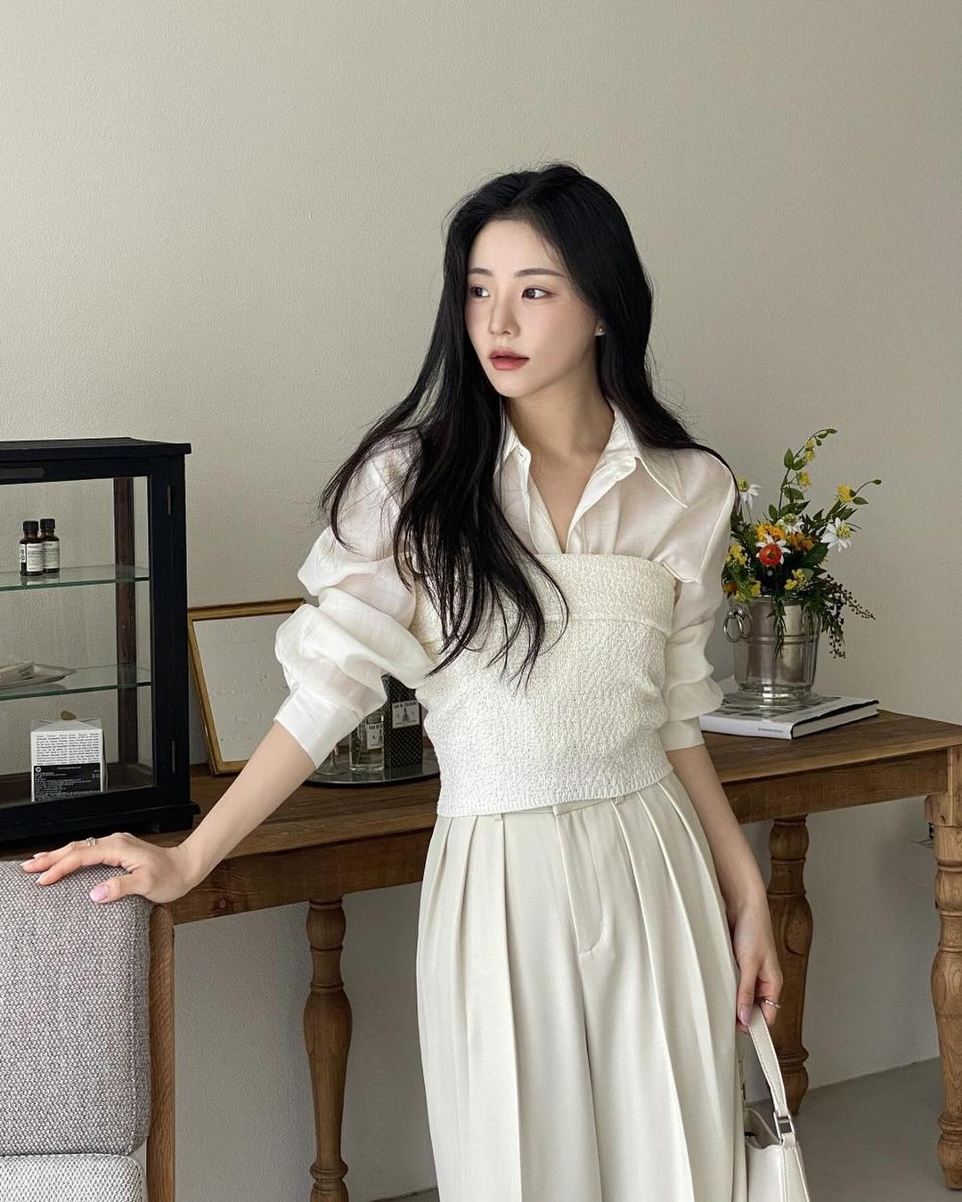 5 công thức diện đẹp áo sơ mi voan mỏng cả khi đi làm lẫn đi chơi-10