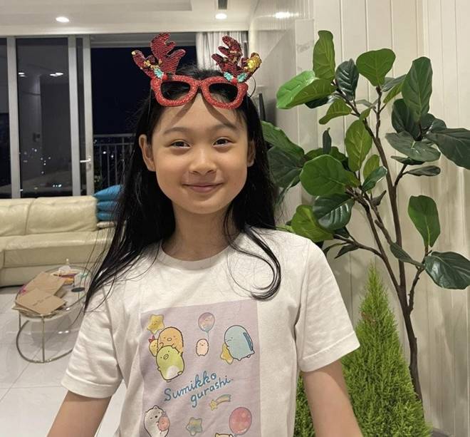 2 con gái vừa xinh xắn vừa đáng yêu, học giỏi của Hoa hậu Hương Giang và chồng Trung Quốc-11