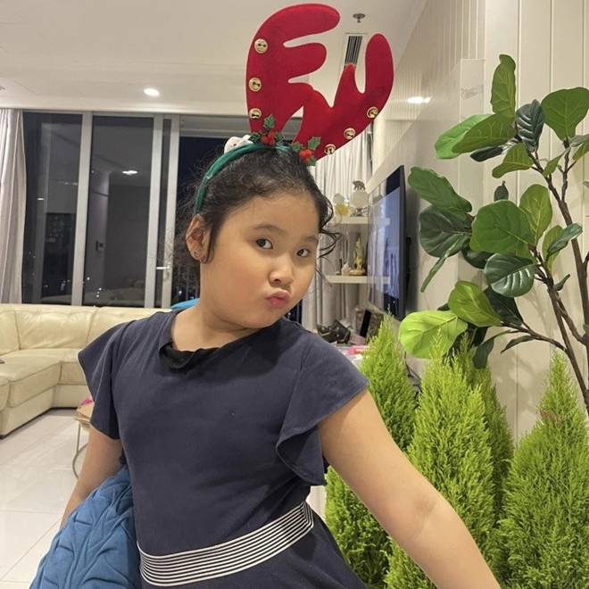 2 con gái vừa xinh xắn vừa đáng yêu, học giỏi của Hoa hậu Hương Giang và chồng Trung Quốc-12