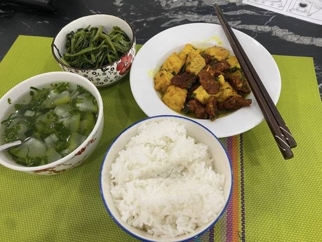 Con gái Võ Hạ Trâm giãy khóc muốn được bố Ấn Độ sinh ra chứ không phải mẹ-8