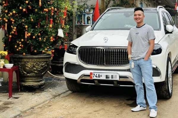 Nam thanh niên lao xe máy, tông gãy chân trung tá CSGT-2