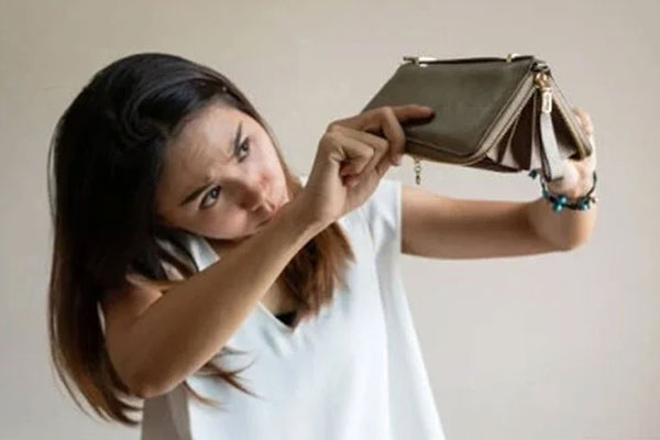 Không biết tiêu kiểu gì với 9 triệu đồng/tháng ở Hà Nội, tôi phải gửi con về quê-1