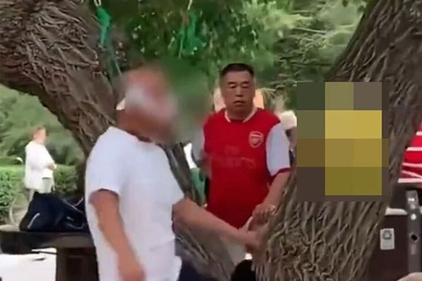 Tập theo phương pháp trên mạng, người đàn ông tự treo cổ mình, tử vong-1