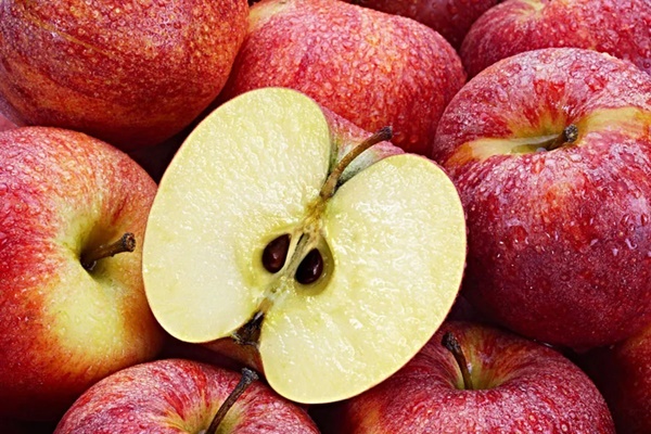Một phần của quả táo chứa chất nguy hiểm, nên tránh ăn-1