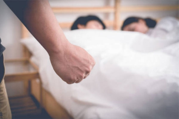 Chồng giận dỗi khi tôi không muốn vay tiền dưỡng già của mẹ đẻ để mua ô tô-2