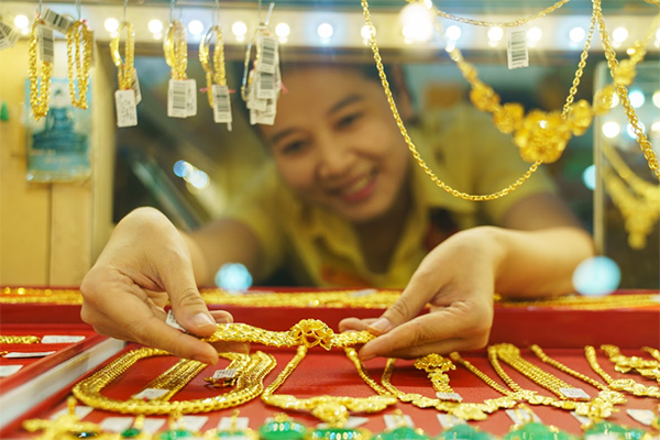 Giá vàng sắp phá kỷ lục cao nhất mọi thời đại-2