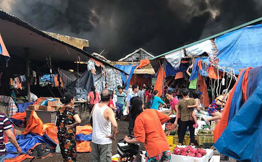 Vụ cháy chợ Sóc Sơn: Cán bộ nhận tiền chênh lệch khi mua thiết bị chữa cháy-1