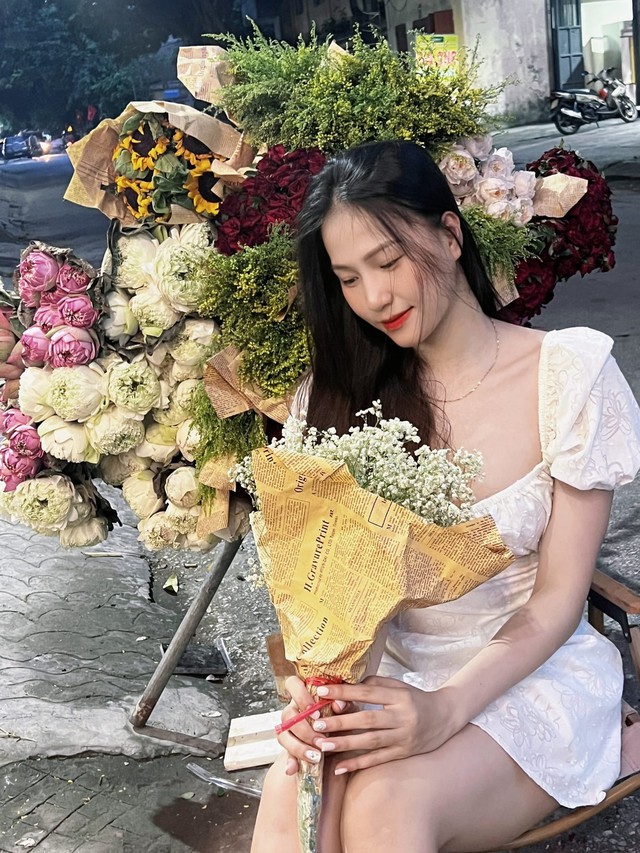 Hoa khôi bóng chuyền 22 tuổi: Chân dài miên man, gương mặt giống Hương Tràm-7