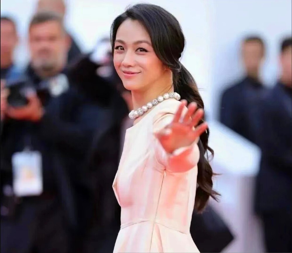 Muối mặt vì bị đuổi khéo khỏi thảm đỏ Cannes-9